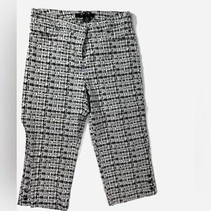 89th & MADISON BLACK AND WHITE CAPRIS size 10